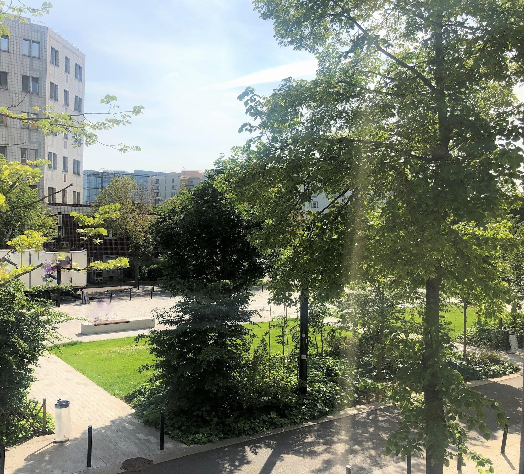 B&B Hotel Saint-Quentin-En-Yvelines Centre Gare 4 Etoiles Montigny-le-Bretonneux Εξωτερικό φωτογραφία