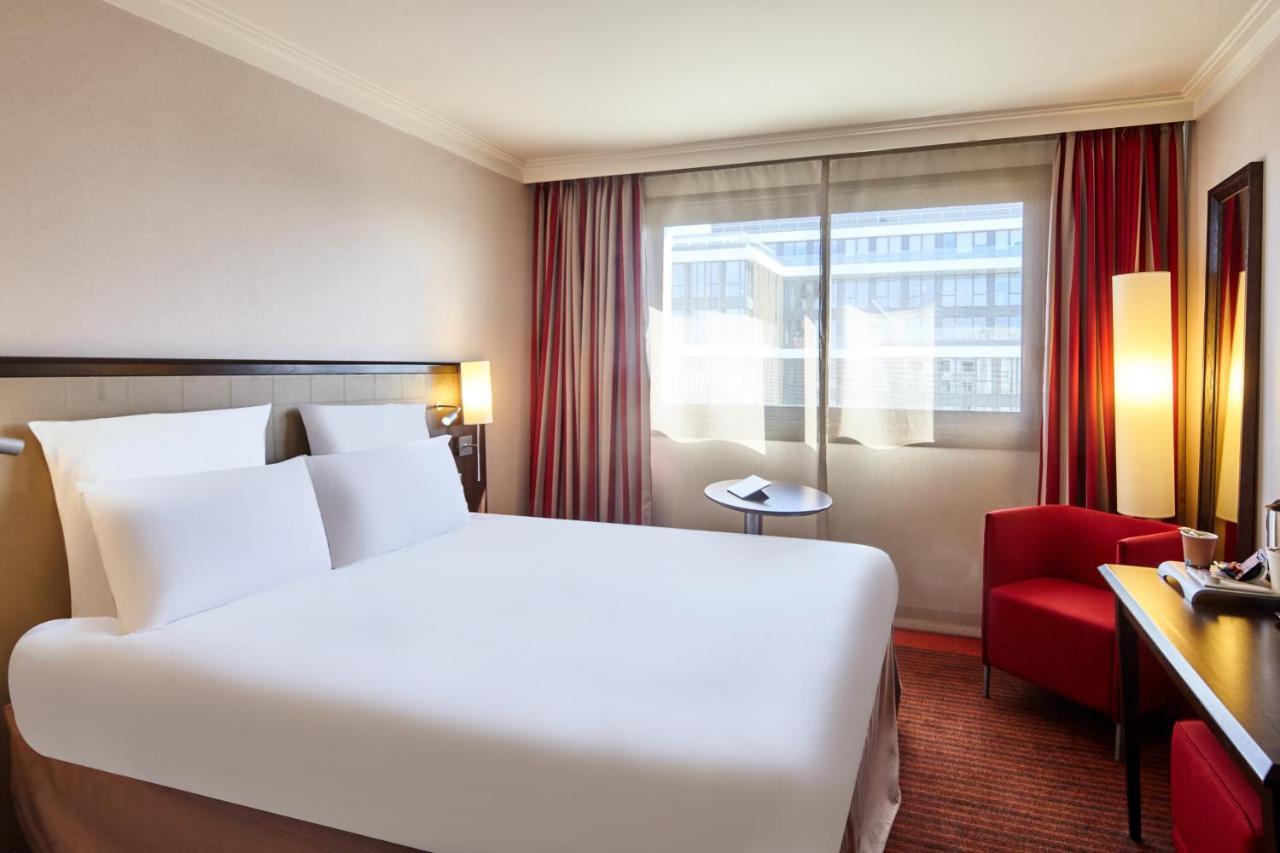 B&B Hotel Saint-Quentin-En-Yvelines Centre Gare 4 Etoiles Montigny-le-Bretonneux Εξωτερικό φωτογραφία