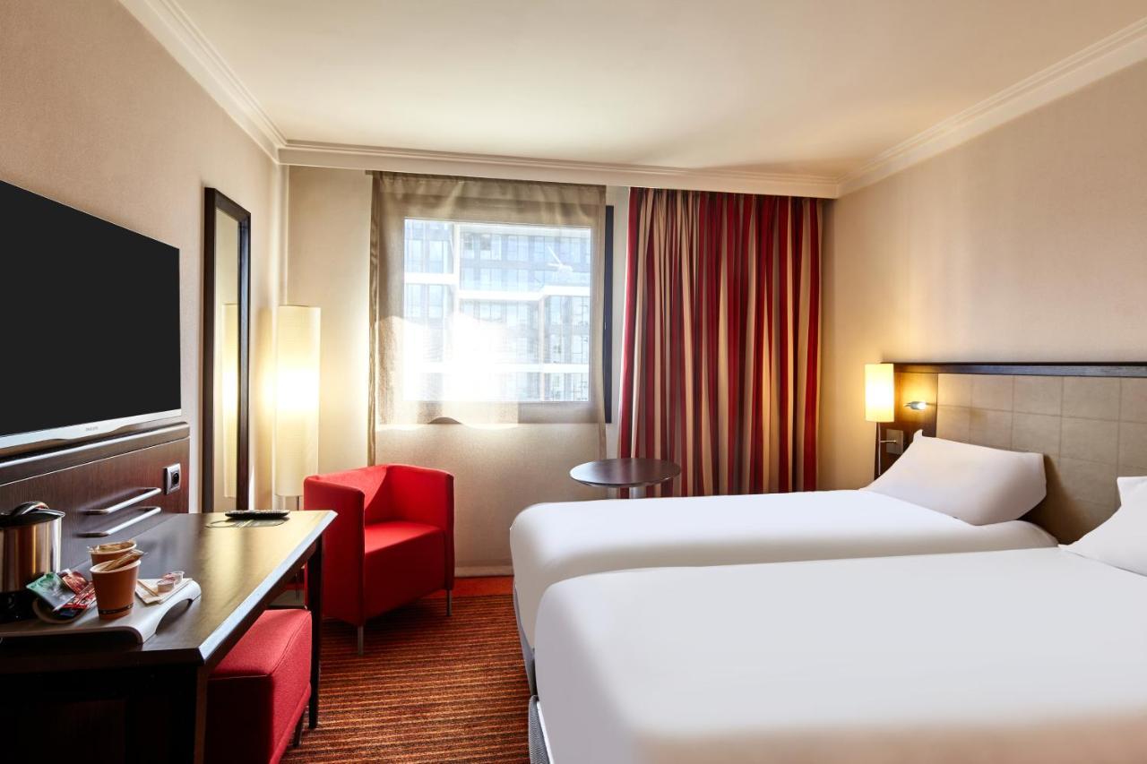 B&B Hotel Saint-Quentin-En-Yvelines Centre Gare 4 Etoiles Montigny-le-Bretonneux Εξωτερικό φωτογραφία
