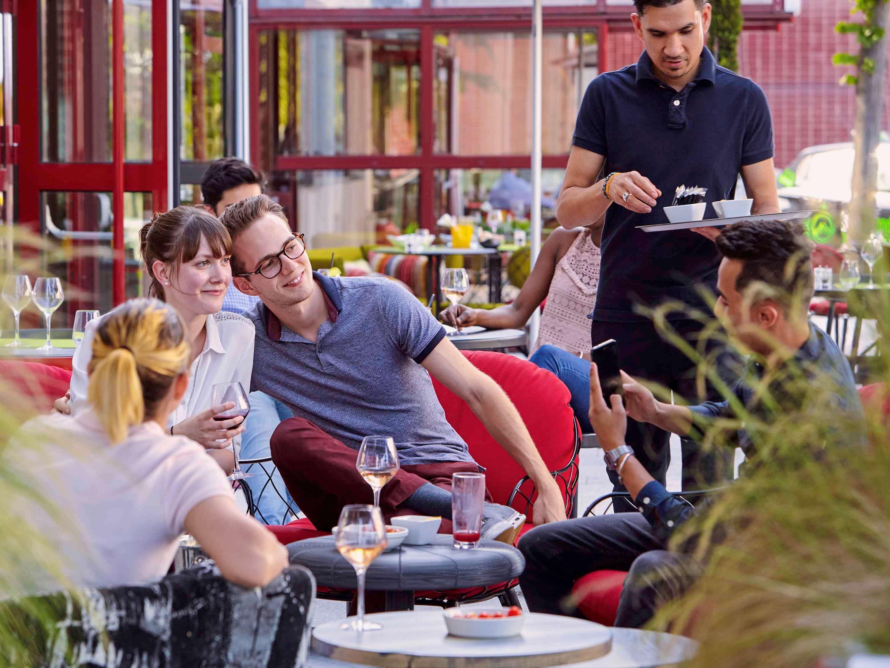 B&B Hotel Saint-Quentin-En-Yvelines Centre Gare 4 Etoiles Montigny-le-Bretonneux Εξωτερικό φωτογραφία