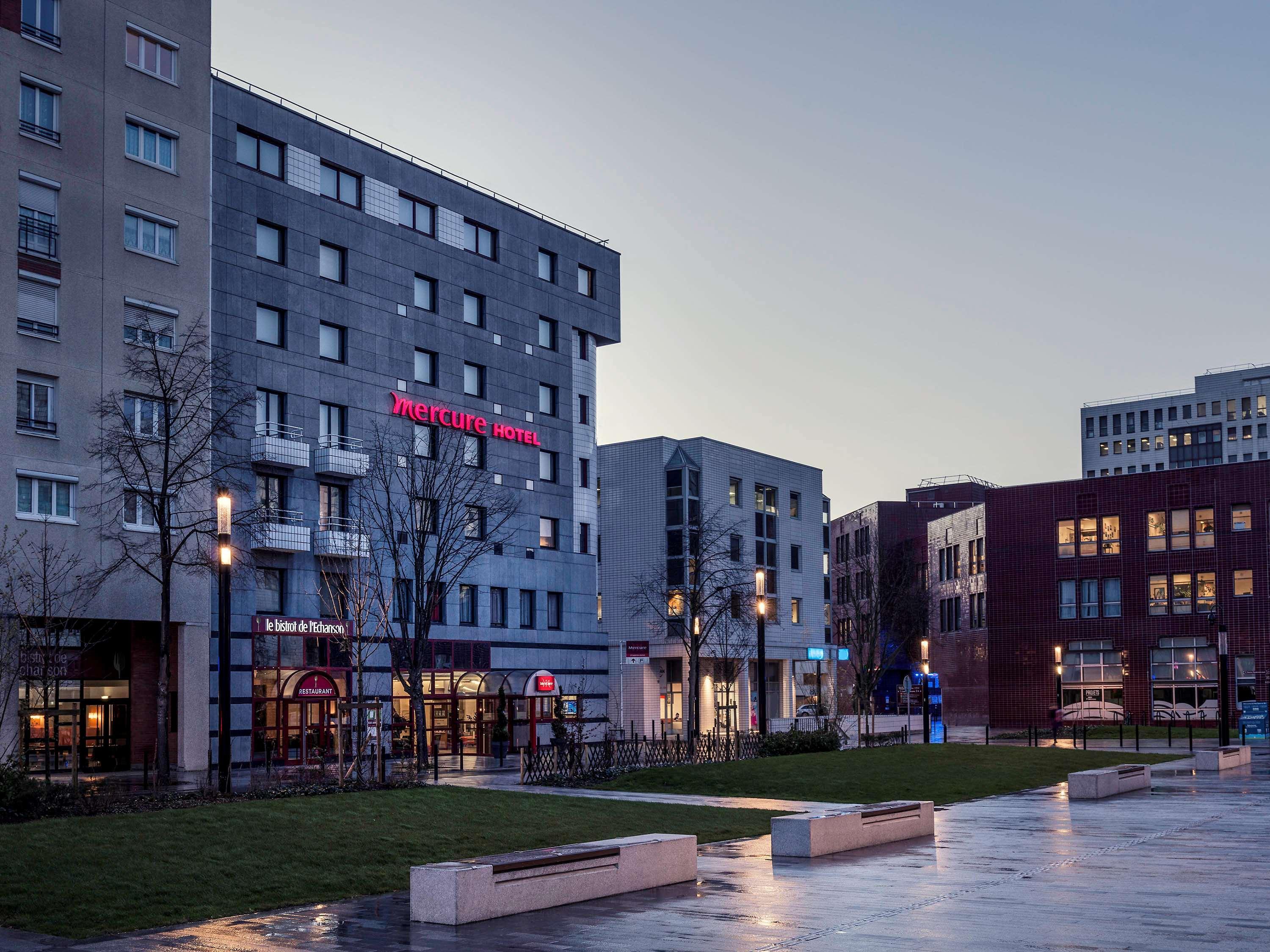 B&B Hotel Saint-Quentin-En-Yvelines Centre Gare 4 Etoiles Montigny-le-Bretonneux Εξωτερικό φωτογραφία