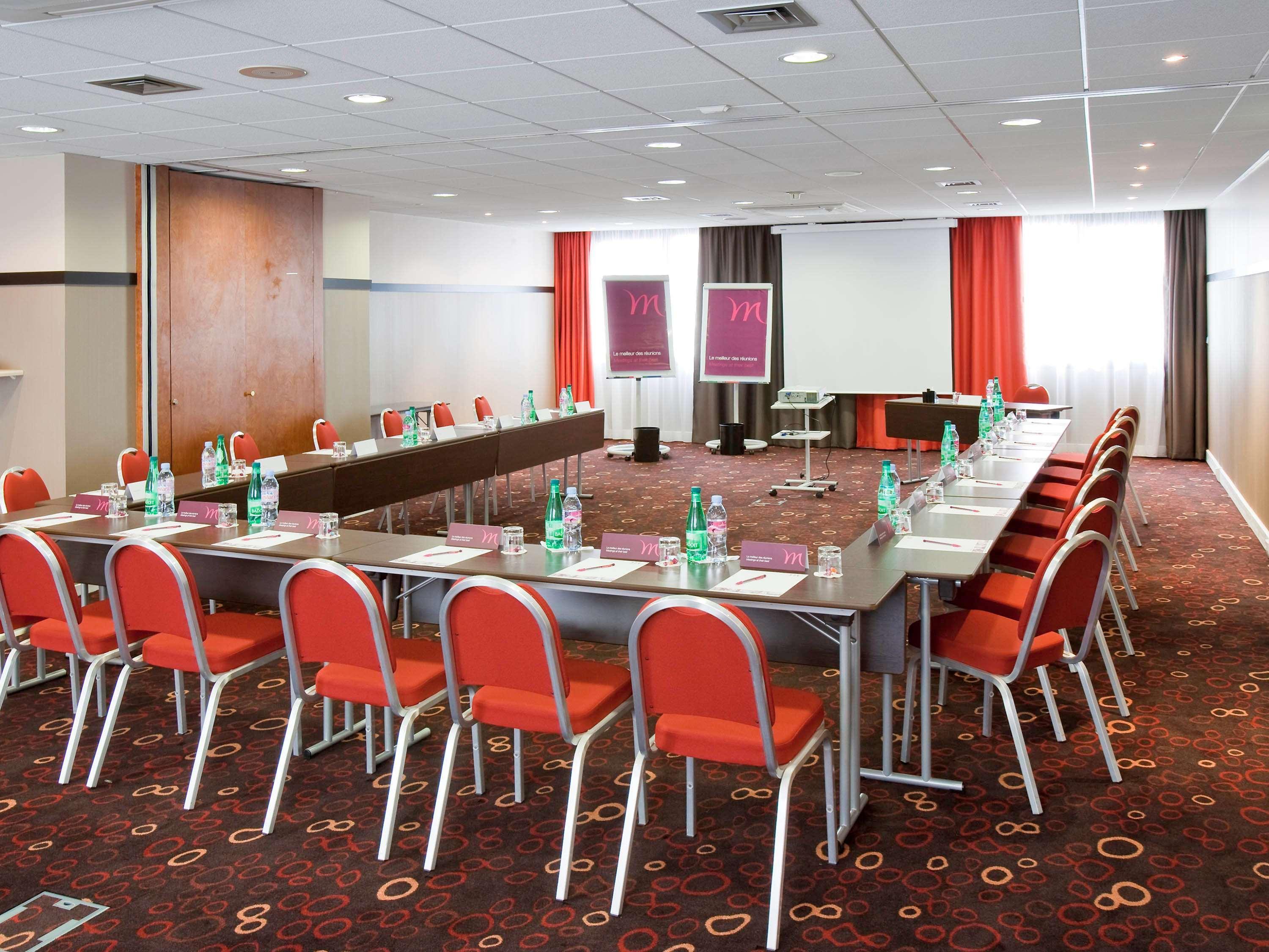 B&B Hotel Saint-Quentin-En-Yvelines Centre Gare 4 Etoiles Montigny-le-Bretonneux Εξωτερικό φωτογραφία