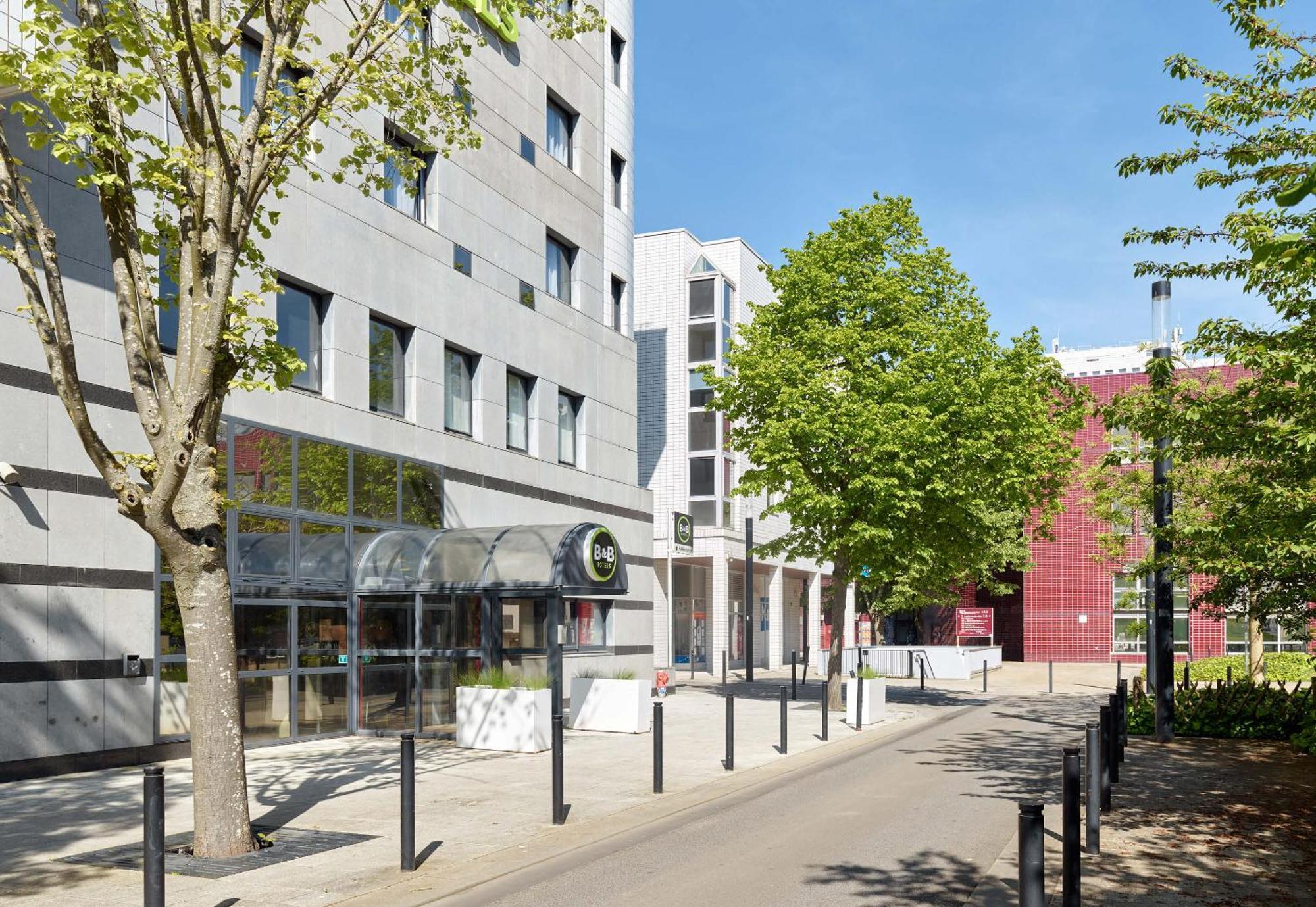 B&B Hotel Saint-Quentin-En-Yvelines Centre Gare 4 Etoiles Montigny-le-Bretonneux Εξωτερικό φωτογραφία