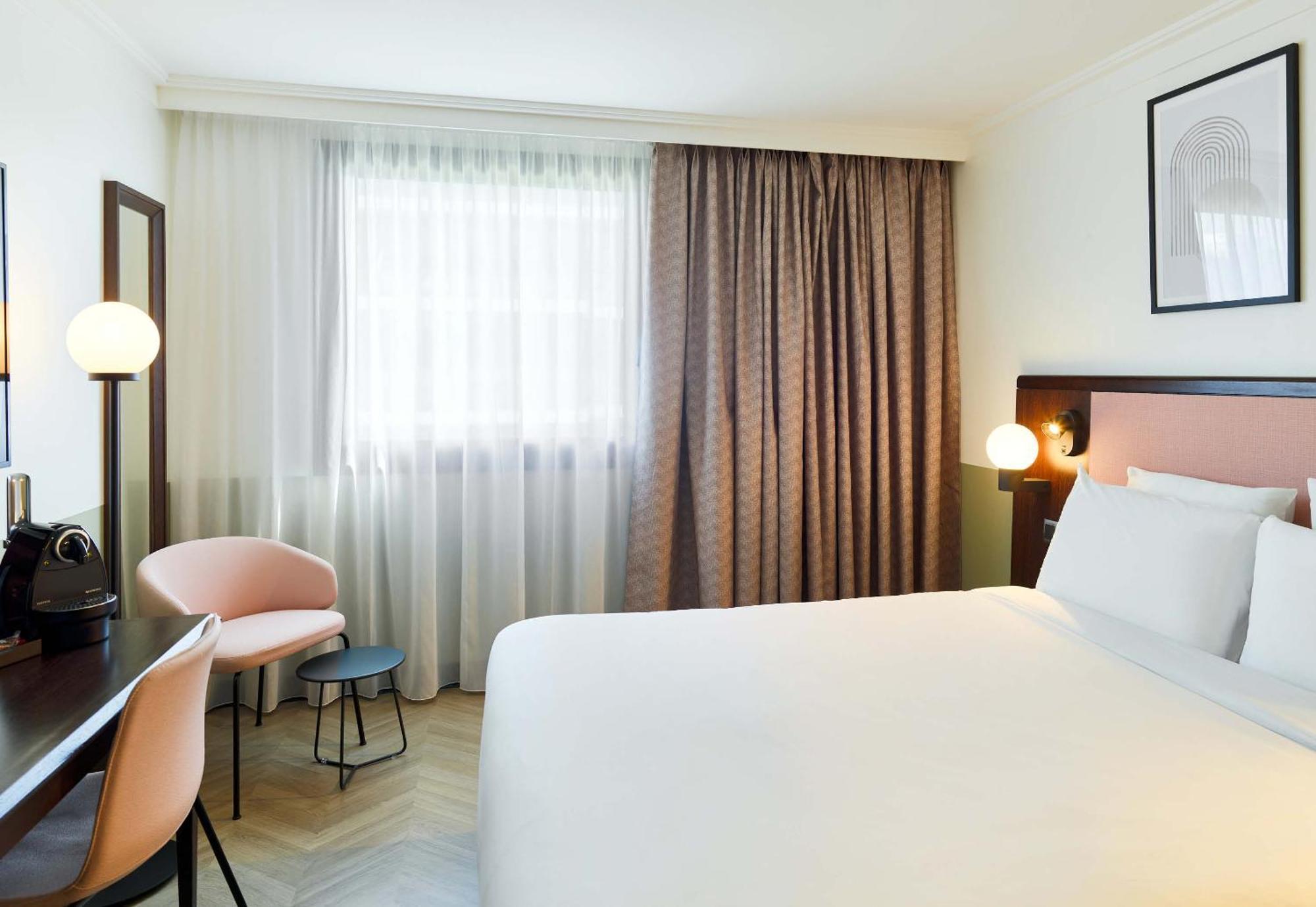B&B Hotel Saint-Quentin-En-Yvelines Centre Gare 4 Etoiles Montigny-le-Bretonneux Εξωτερικό φωτογραφία