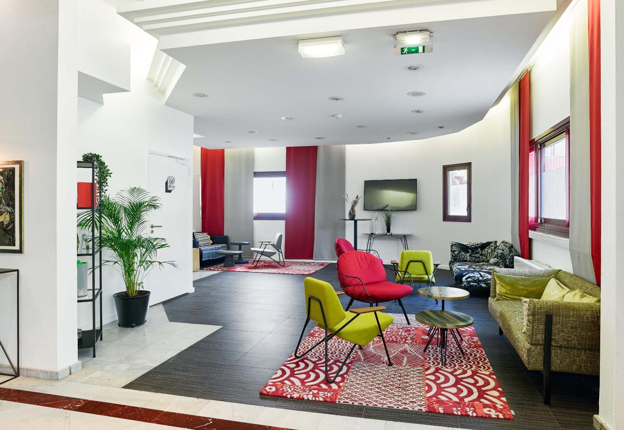 B&B Hotel Saint-Quentin-En-Yvelines Centre Gare 4 Etoiles Montigny-le-Bretonneux Εξωτερικό φωτογραφία