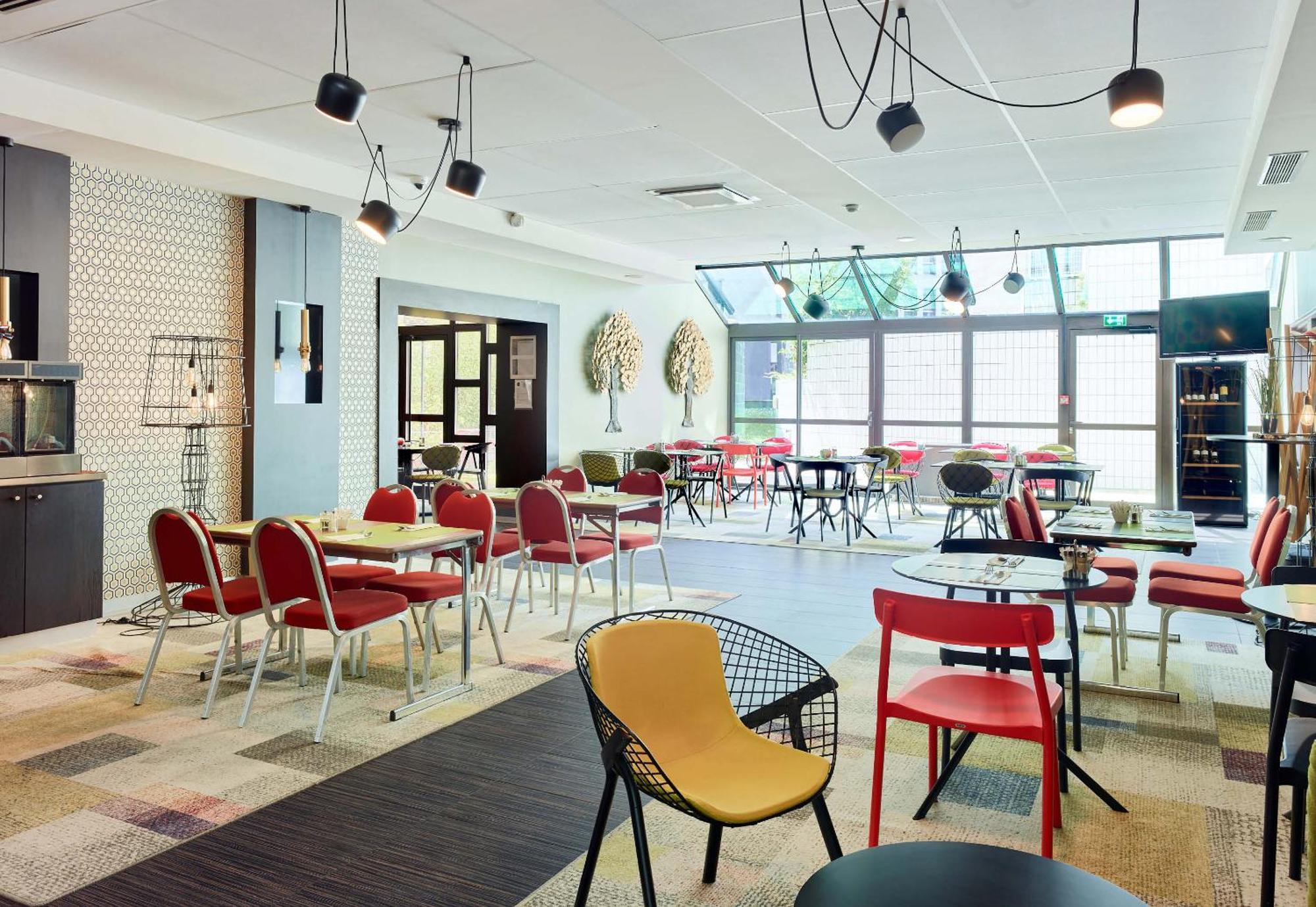 B&B Hotel Saint-Quentin-En-Yvelines Centre Gare 4 Etoiles Montigny-le-Bretonneux Εξωτερικό φωτογραφία