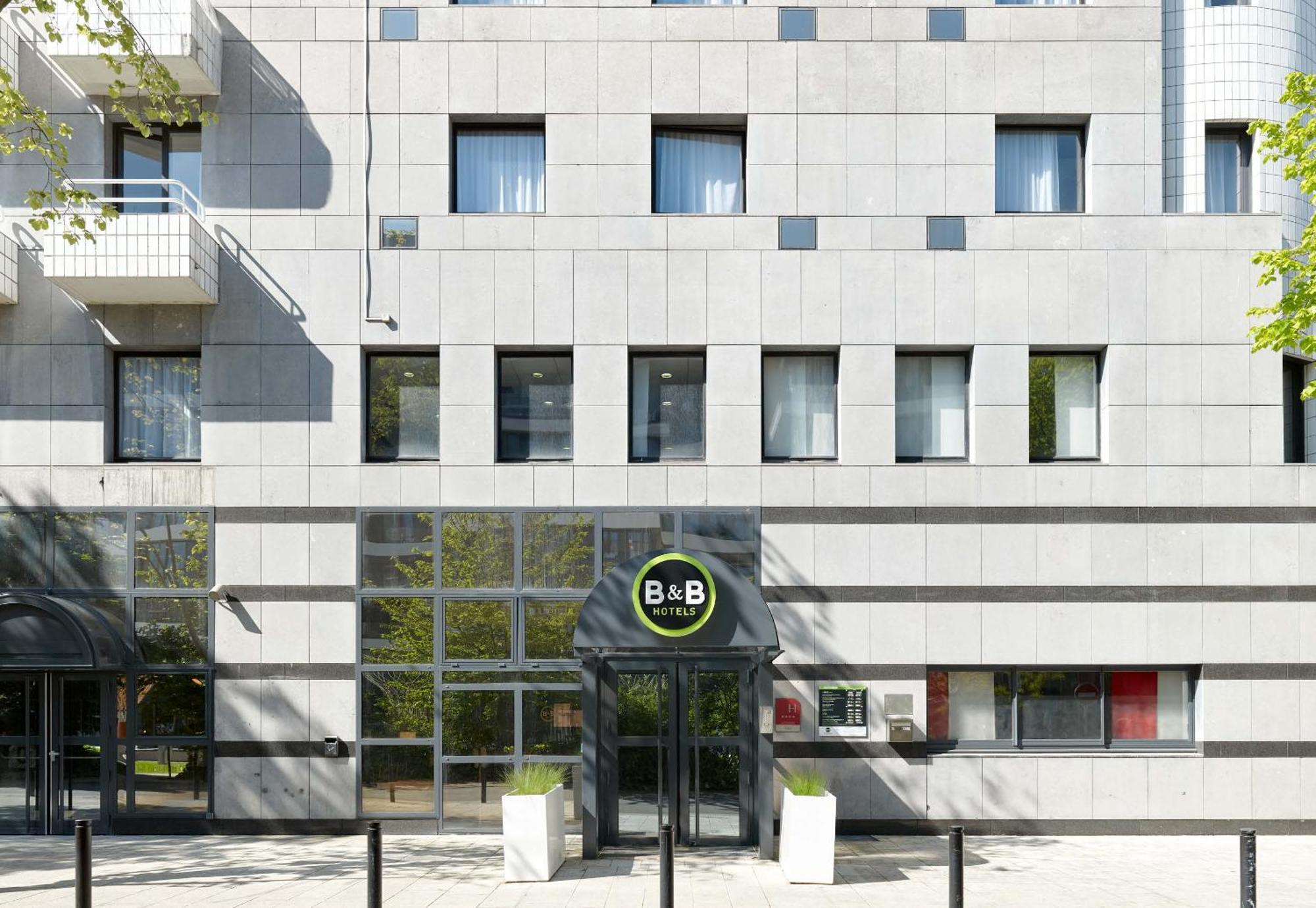 B&B Hotel Saint-Quentin-En-Yvelines Centre Gare 4 Etoiles Montigny-le-Bretonneux Εξωτερικό φωτογραφία